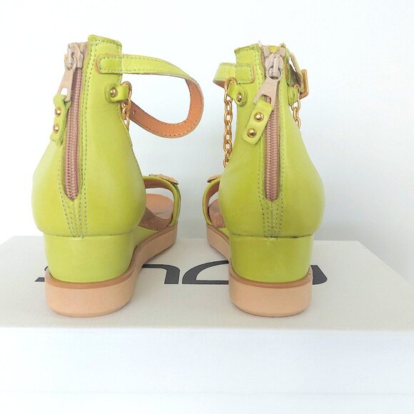 Mjus Pera Leather Wedge Sandal with Gold Ankle Chain - Size 39 (US 8.5) - Picture 6 of 9